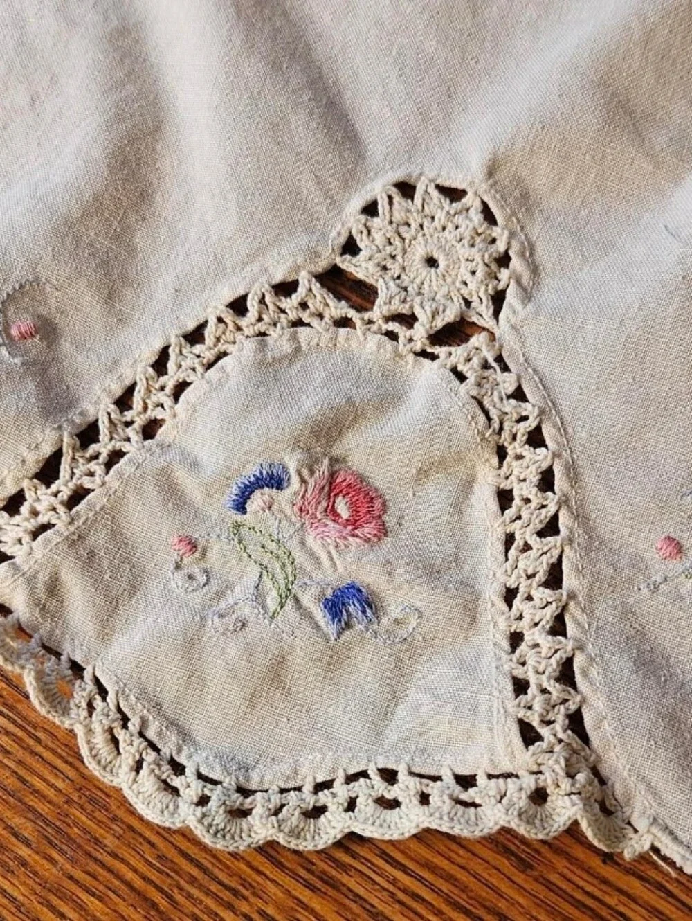 Handmade #embroideredhandmade floral